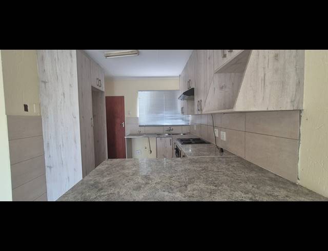 1 BEDROOM TOWNHOUSE FOR SALE IN HALFWAY GARDENS